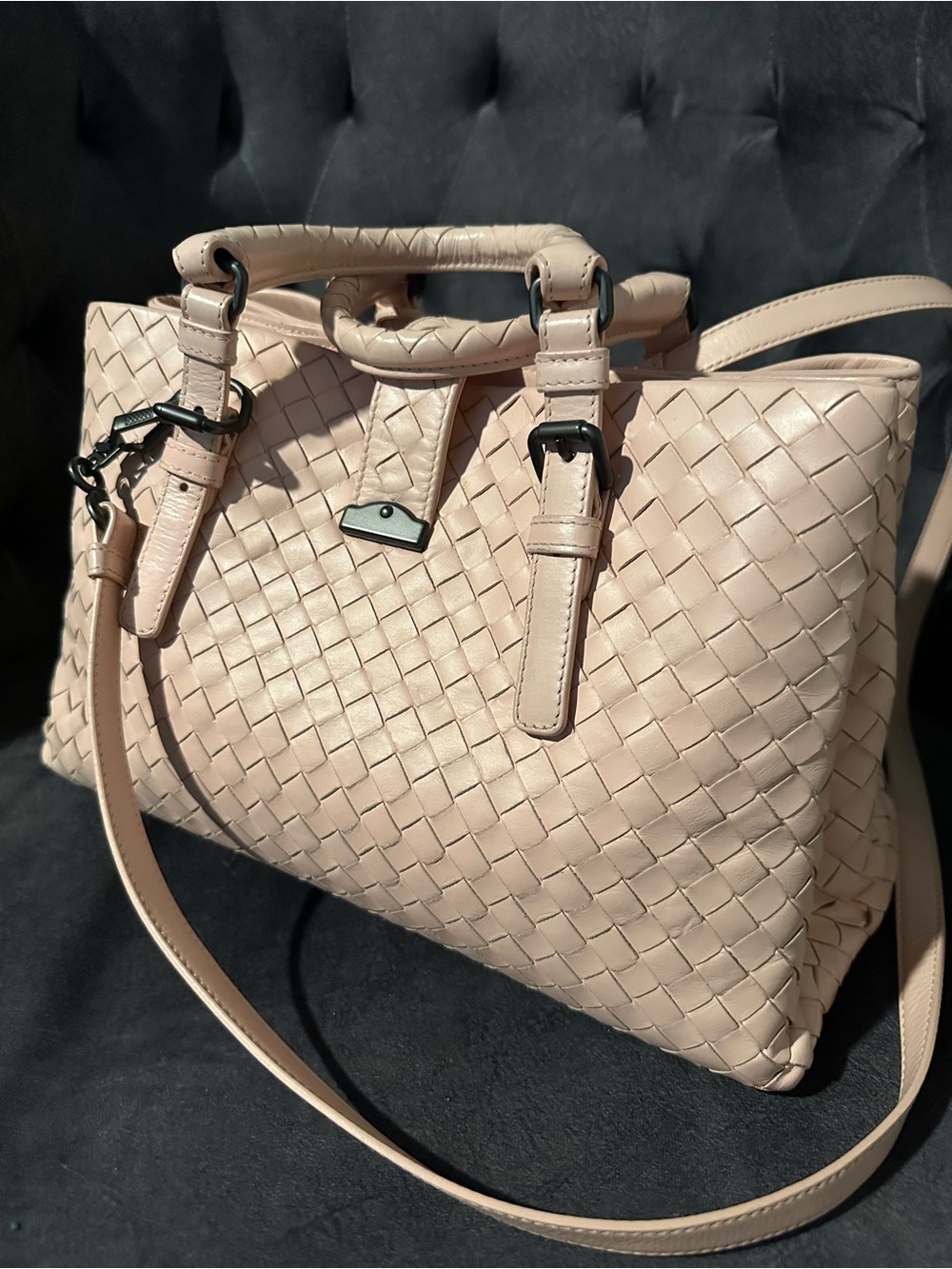 Authentic Bottega Veneta Roma Woven Leather Satchel Handbag in blush pink
